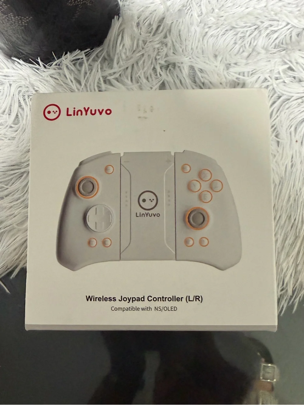 LinYuvo Wireless Joypad Controller - White with Gold Accents